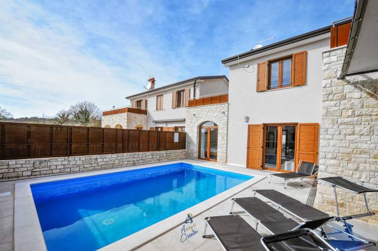 Charming 3-BR villa with private pool close to beaches — photo 3