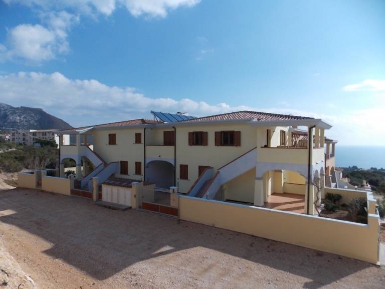 Rental apartment with patio & garden | Sea view — photo 2