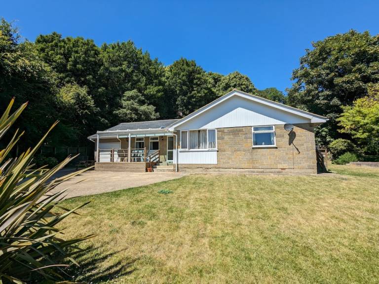 Cottage  Niton