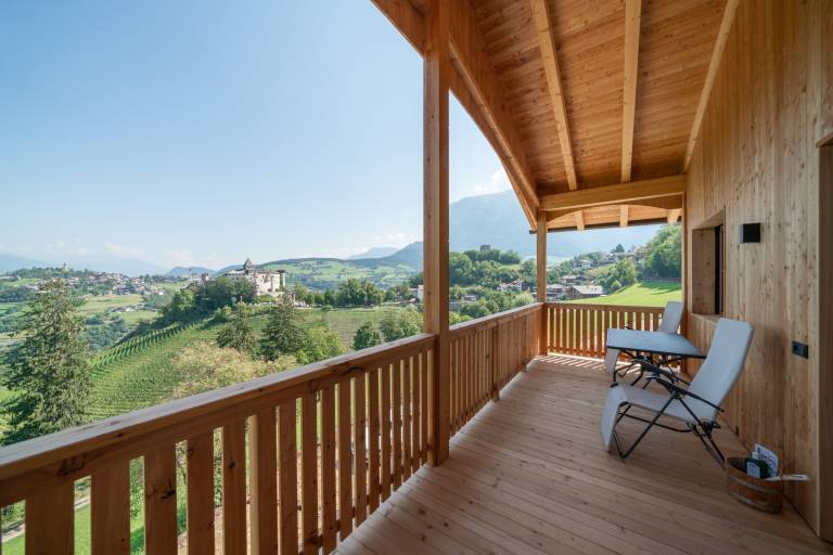 Apartment "Schlosshof Hoamat" with Mountain View, Terraces & Wi-Fi in Fie allo Sciliar