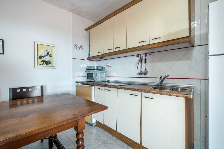 Apartment with pool, garden & patio | Sea view — photo 4