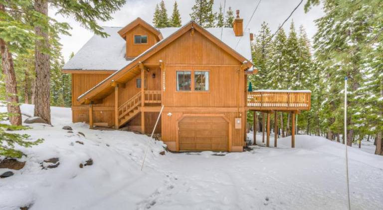 Vacation home with pool & hot tub — photo 4