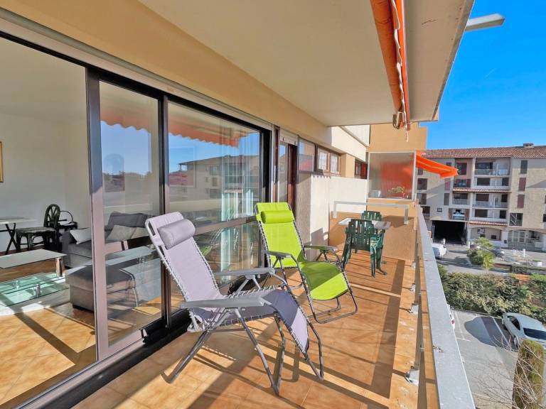 Rental apartment with terrace — photo 2