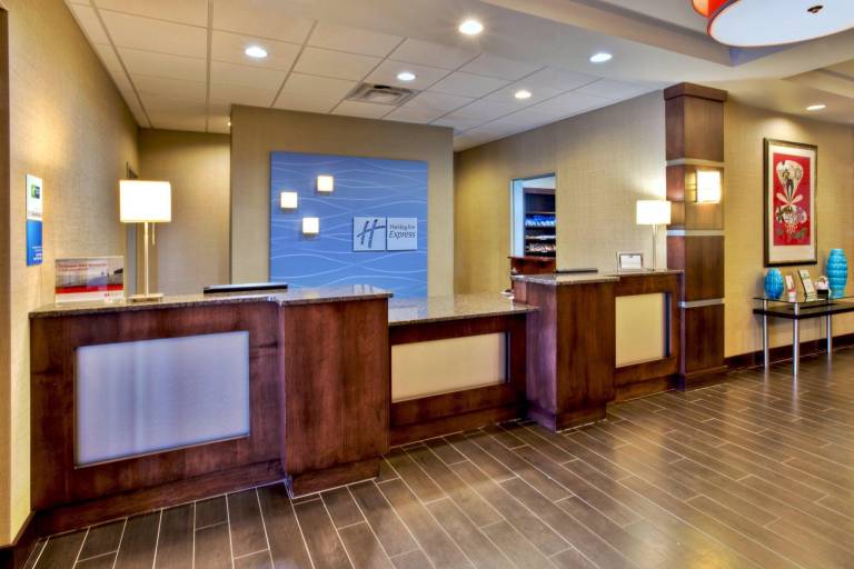 Holiday Inn Express & Suites Oak Ridge By IHG — photo 4