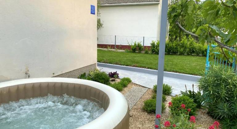 Vacation home with hot tub | Next to the beach | Pets allowed — photo 4