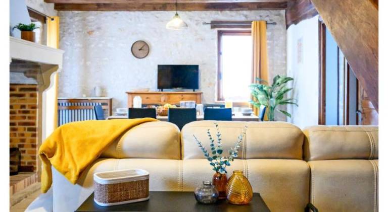 Villa with garden, pool & BBQ | Perfect for remote work | Pet-friendly — photo 3