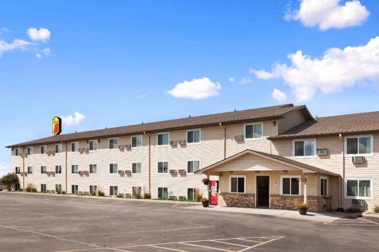 Super 8 By Wyndham Council Bluffs Ia Omaha Ne Area in Council Bluffs, IA