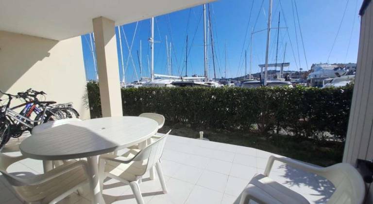 Rental apartment with 1 room for 6 persons in Cogolin