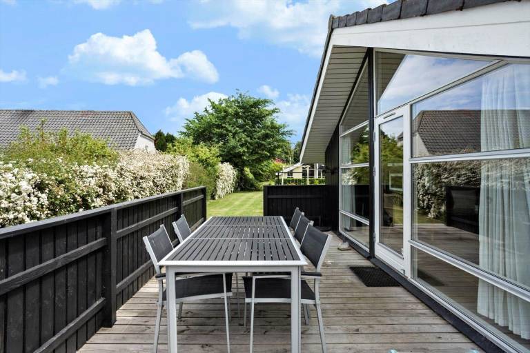 Children-friendly nice vacation home with sauna, patio & garden | Pets allowed — photo 2