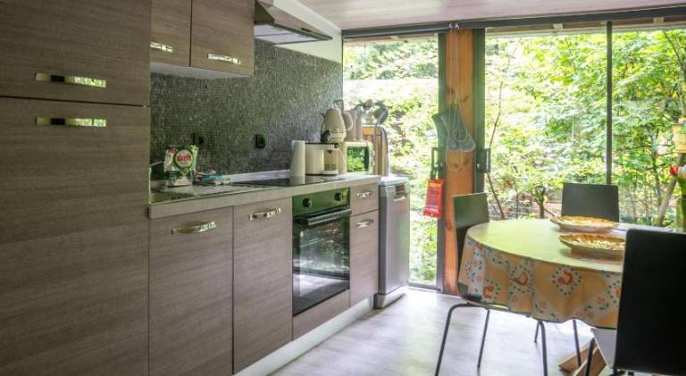 Chalet with hot tub | Pet-friendly — photo 4