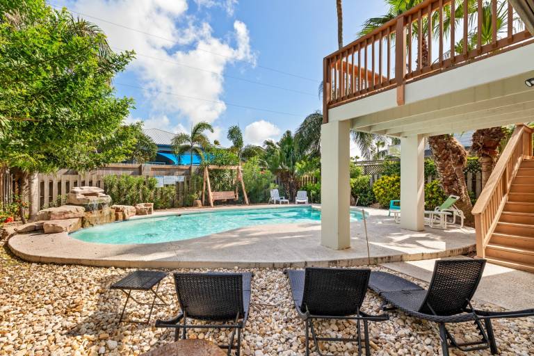 Vacation home with garden, terrace & pool in South Padre Island, TX