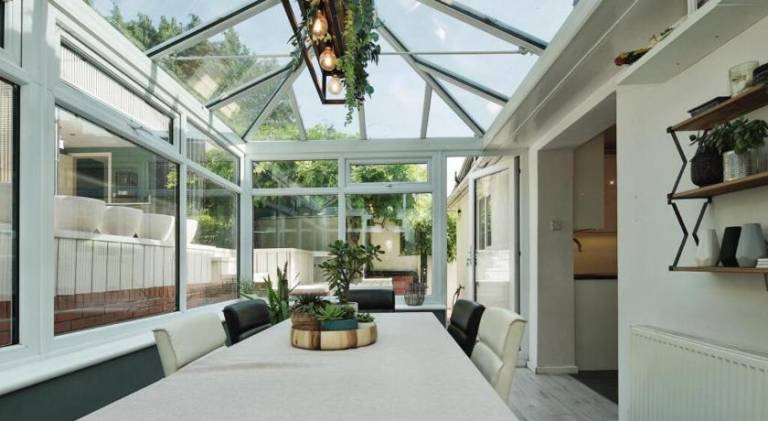 4 Bedroom Home In Brighton With Hot Tub — photo 2
