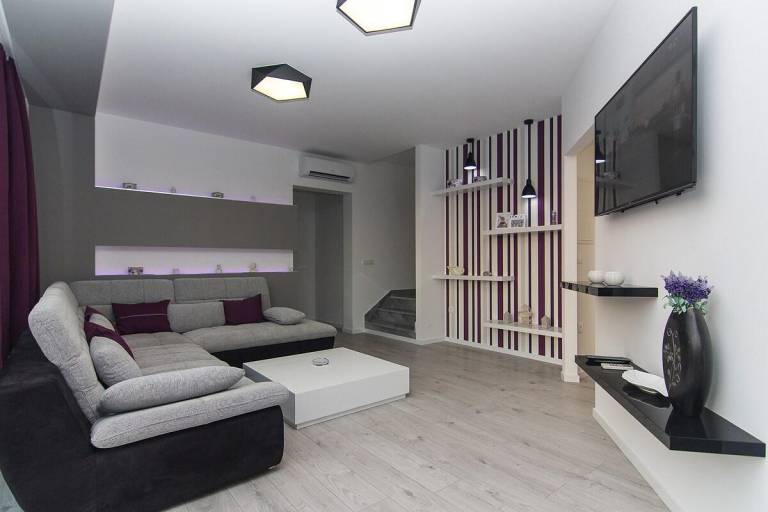 Family-oriented villa with pool, jacuzzi & yard | Good for workation | Pets allowed — photo 2