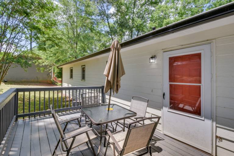 Athens Home w/ Deck - Near Sanford Stadium! — photo 2