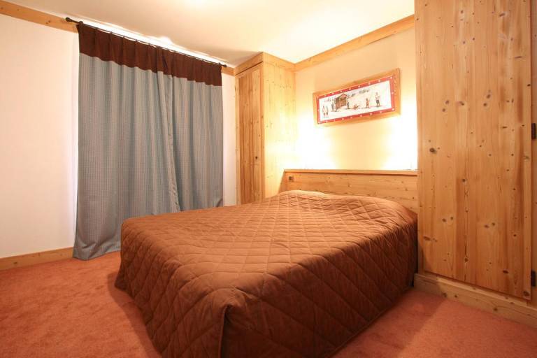 50m from shops, terrace, balcony, parking, tv, ski locker, 62m², Les 2 Alpes — photo 4