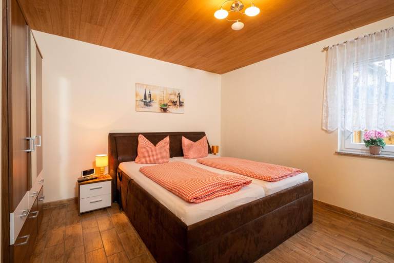 130 m² Ferienwohnung  – 4 SZ, 2 Bäder, Kamin, WLAN  – für bis zu 8 Personen — photo 5