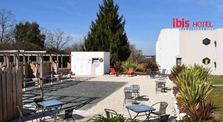 Ibis Saintes — photo 3