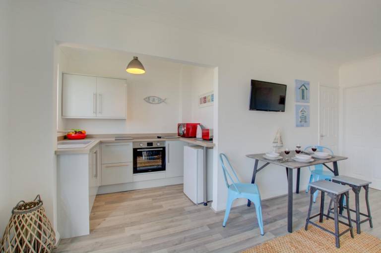 Rental apartment with 2 rooms for 4 persons — photo 3