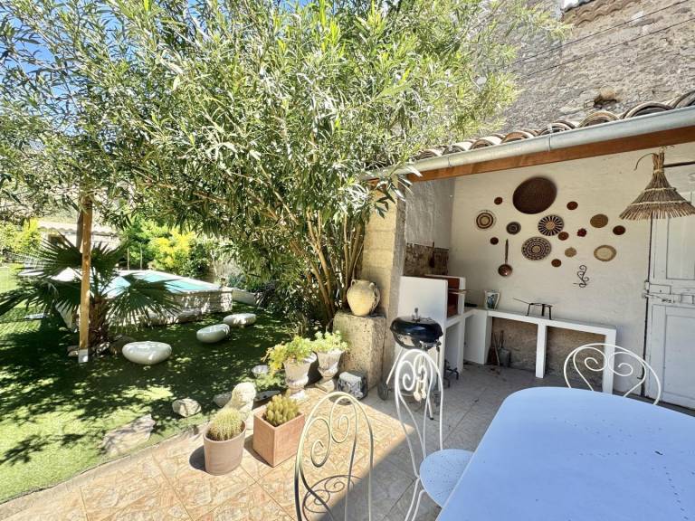 Gite with BBQ, terrace & yard — photo 3