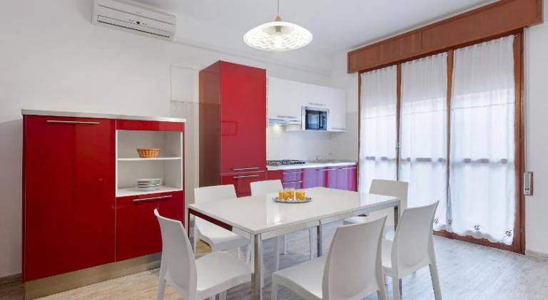 Beautiful serviced apartment with yard & patio | Next to the beach | Pet-friendly in Chioggia