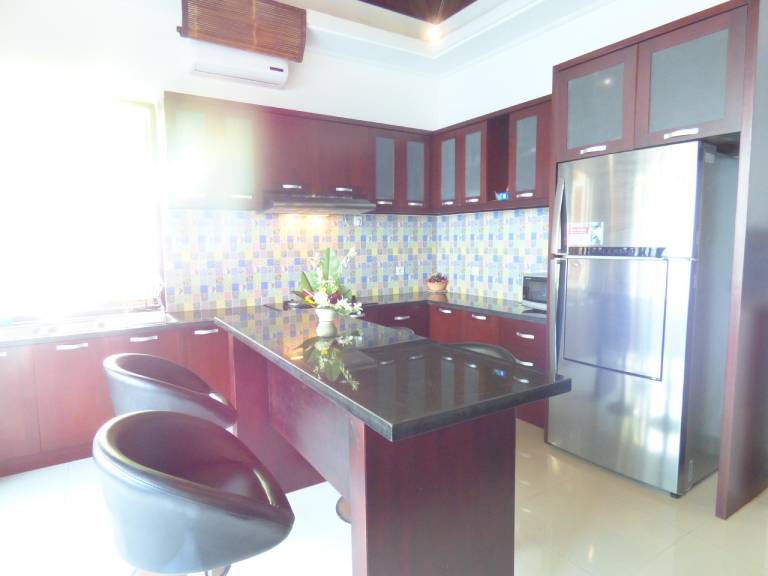 Villa with pool & terrace — photo 4