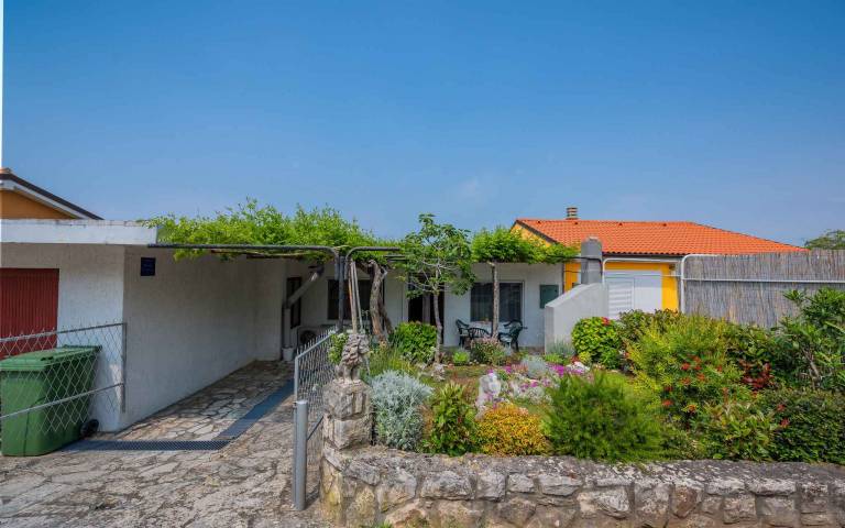 Holiday apartment with sea view — photo 2