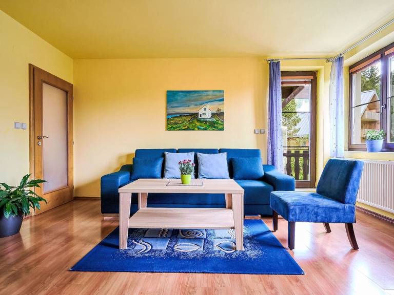 Holiday apartment with yard — photo 2
