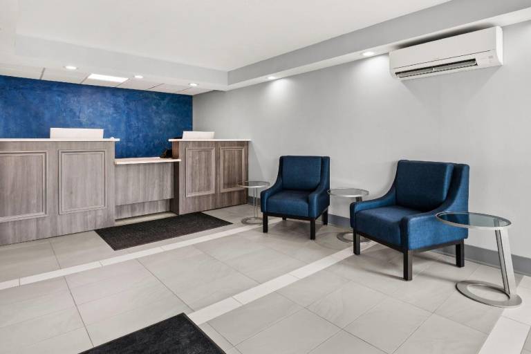 Baymont by Wyndham Batavia - Darien Lake — photo 5