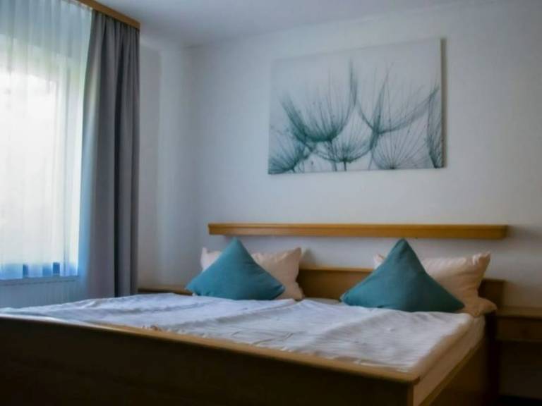 Doppelzimmer 24 qm mit Dusche und WC
