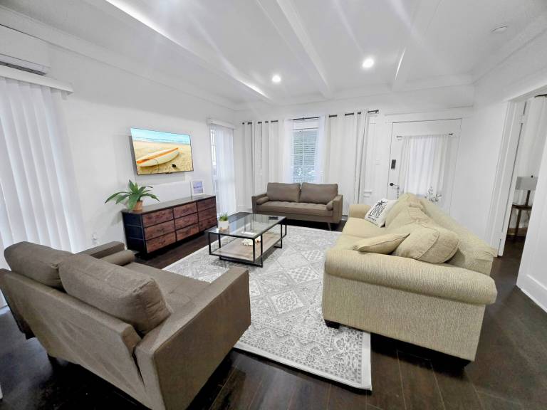 House Long Beach