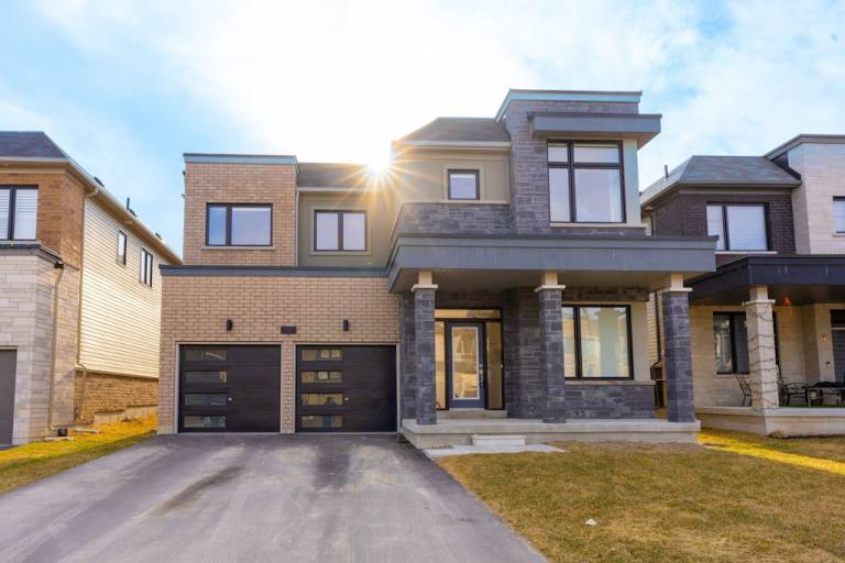 House  Oshawa