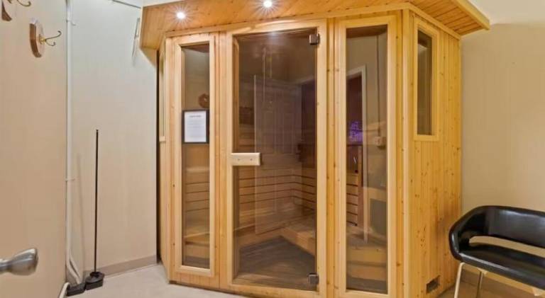 1Br in Heart of Downtown, Sauna, Prime Location — photo 5