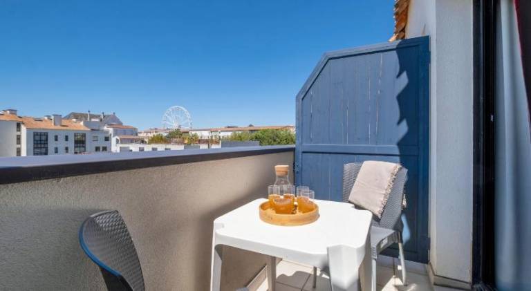 Serviced apartment with pool — photo 5