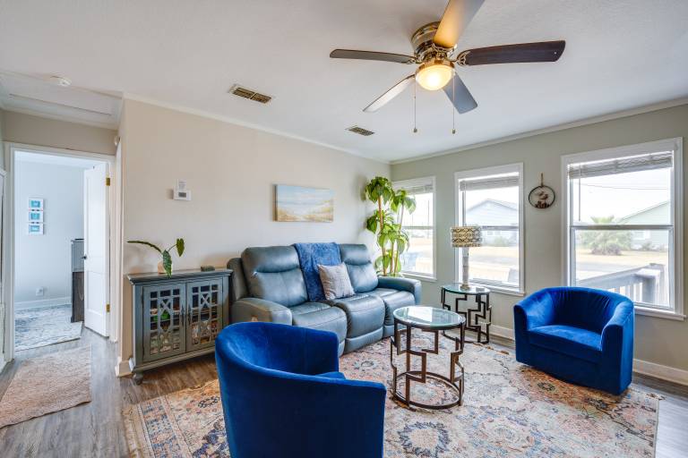 Walk to Beach & Pier: Updated Abode in Rockport! — photo 5