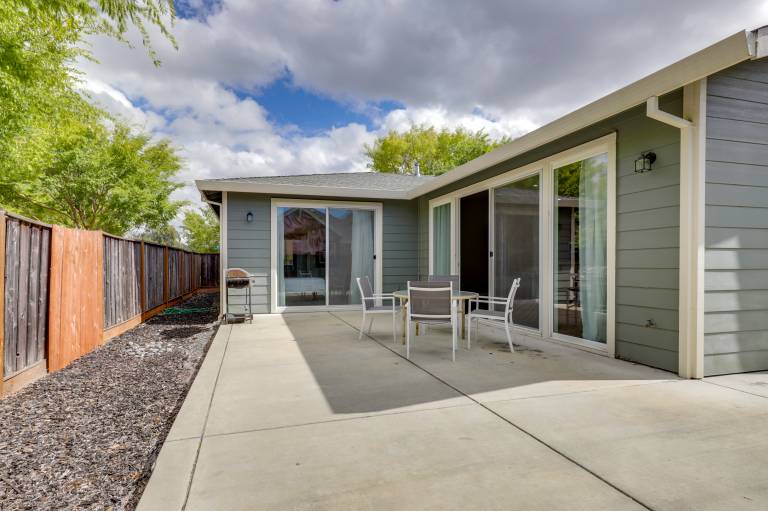 Quiet & Convenient! Santa Rosa Family Home w/ Yard — photo 2