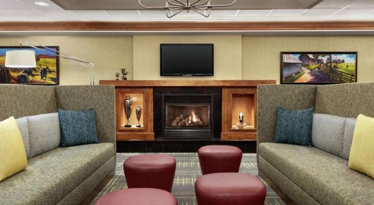 Hampton Inn & Suites Frederick-Fort Detrick — photo 3