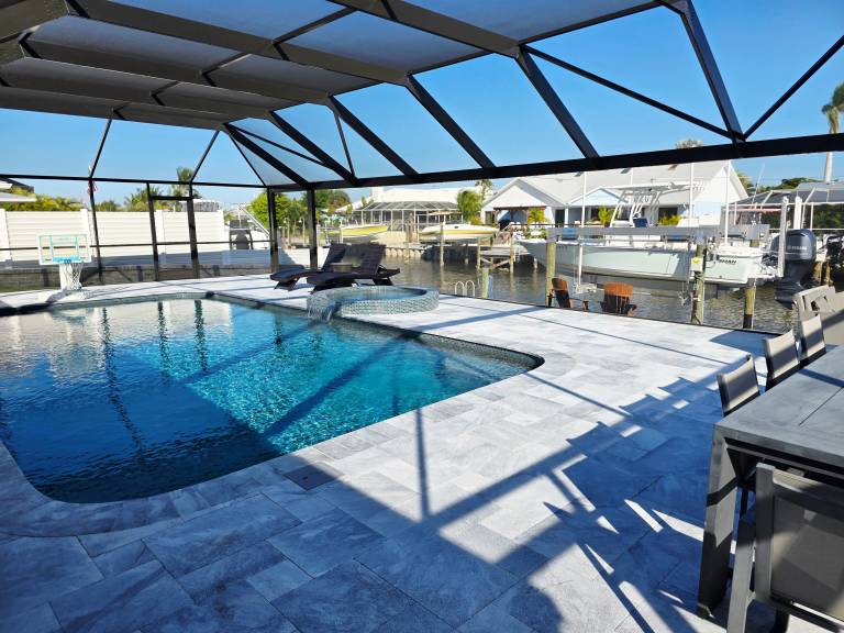 Children-friendly spacious vacation home with private pool, barbecue & yard | Water view | Pets are welcome — photo 3