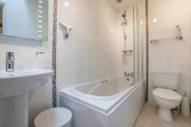 Cozy Apartment for Couples in the Heart of Windermere