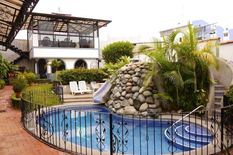 Santo Tomas Hotel