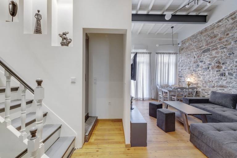 House Syros
