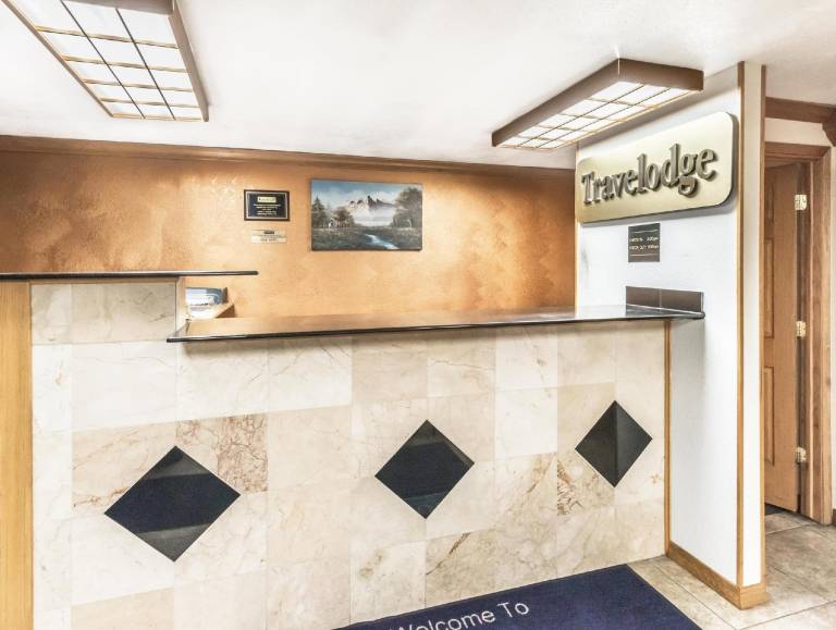 Travelodge by Wyndham Bloomington — photo 4
