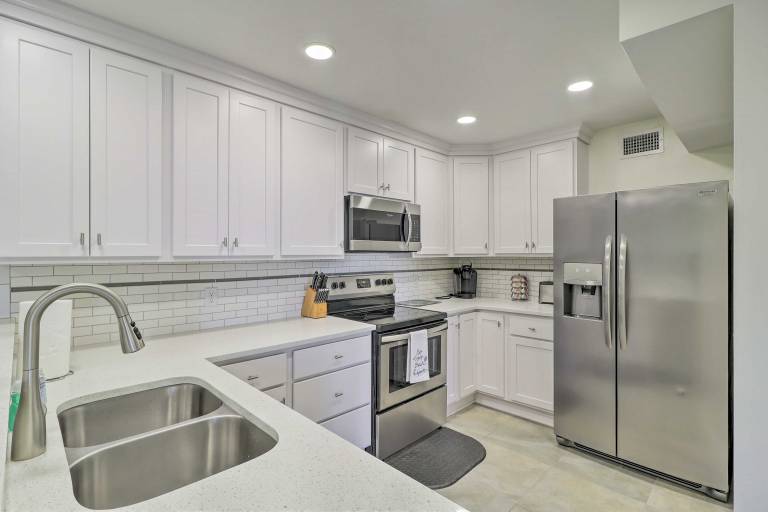 Florida Condo w/ Pool & Tennis: Walk to Beach! — photo 2