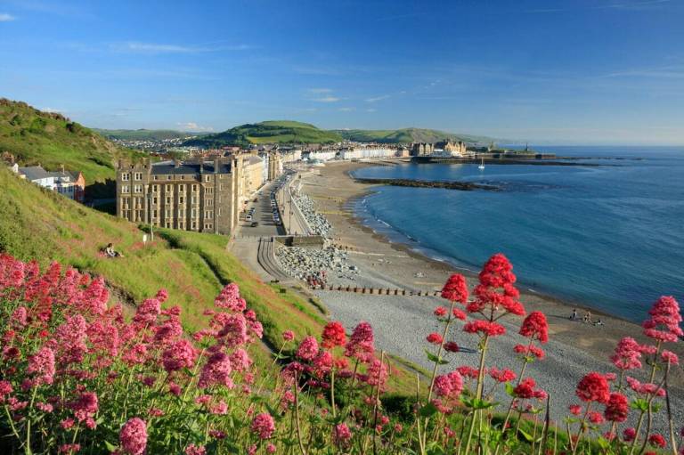 New central seafront apartment- stunning sea views — photo 4