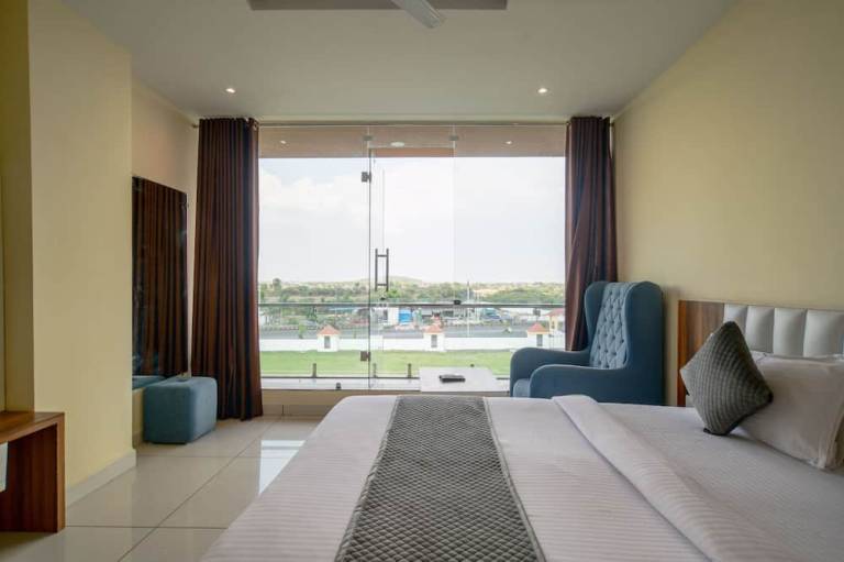 Hotel Radhe Krishna Resort