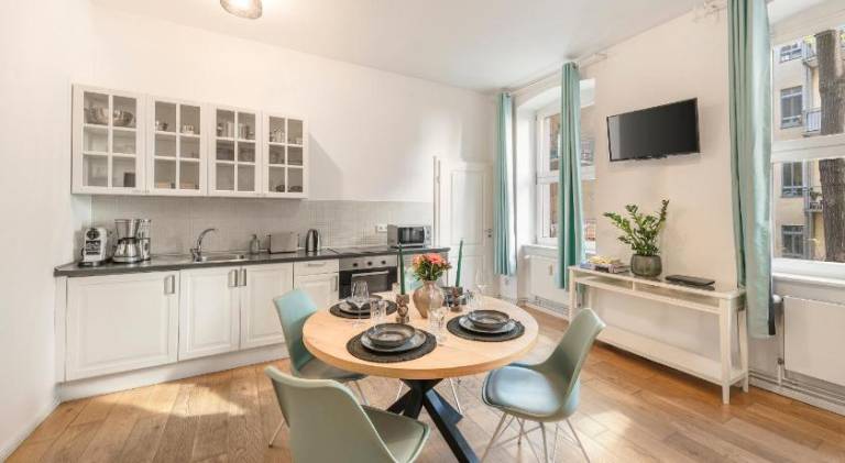 Lofty Torstr Apartments, 4 unique units from 1-3 bedrooms in Mitte, ideal for families & groups, fro — photo 3