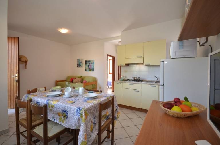 Children-friendly rental apartment with grill & yard | Garden view | Pets are welcome — photo 2
