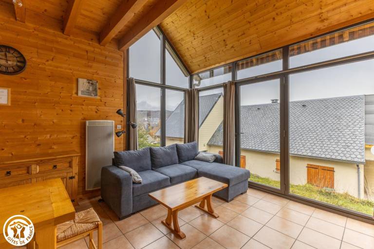 Pleasant gite with BBQ & yard | Pets allowed — photo 4