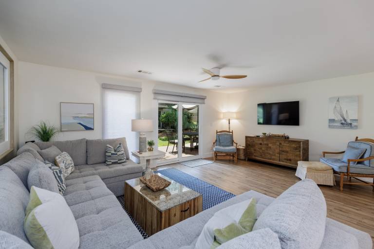 618 Queen's Grant: Stunning Villa is the perfect getaway. Free Bikes, Pool — photo 3