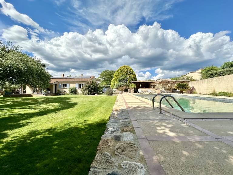 Family-oriented vacation home with yard, private pool & grill | Pets allowed — photo 4