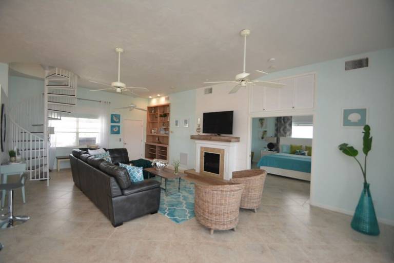 Just Beachy A Luxury Retreat Sleeps 12 3 Levels with Elevator- Perfect for 1-3 Families — photo 5